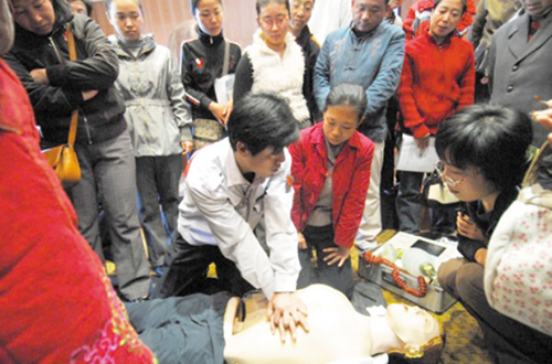 社區(qū)居民應(yīng)急急救培訓(xùn)