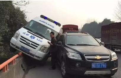 痛定思痛！由急救車遇車禍四死一傷想到的