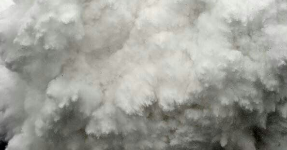 戶外用品加盟:地震后遭遇雪崩如何應對