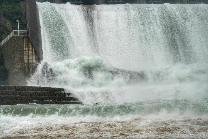 密云水庫(kù)泄流達(dá) 500 立方米 / 秒，多地預(yù)警響應(yīng)加強(qiáng)防范