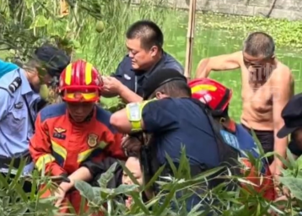 71 歲大爺跳河救人，溫暖一座城