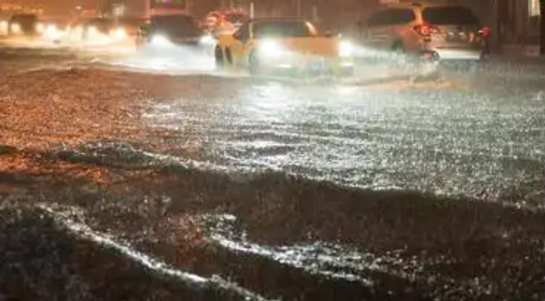 暴雨來襲！這些出行應(yīng)急措施請收好